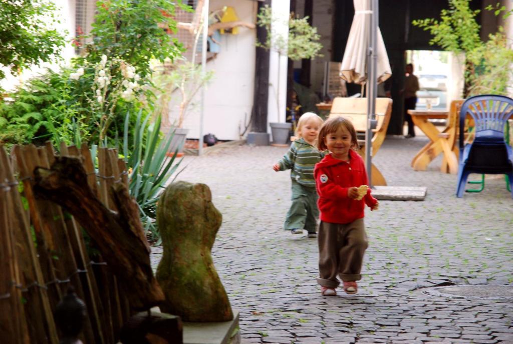 Rhein River Guesthouse - Direkt Am Rhein เลเวอร์คูเซน ภายนอก รูปภาพ