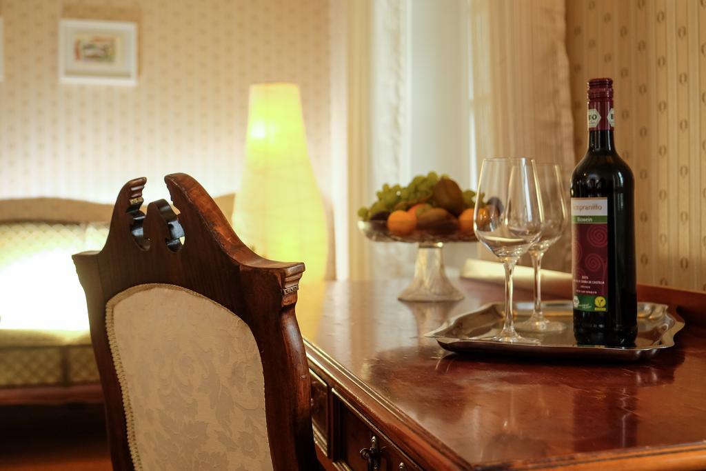 Rhein River Guesthouse - Direkt Am Rhein เลเวอร์คูเซน ภายนอก รูปภาพ