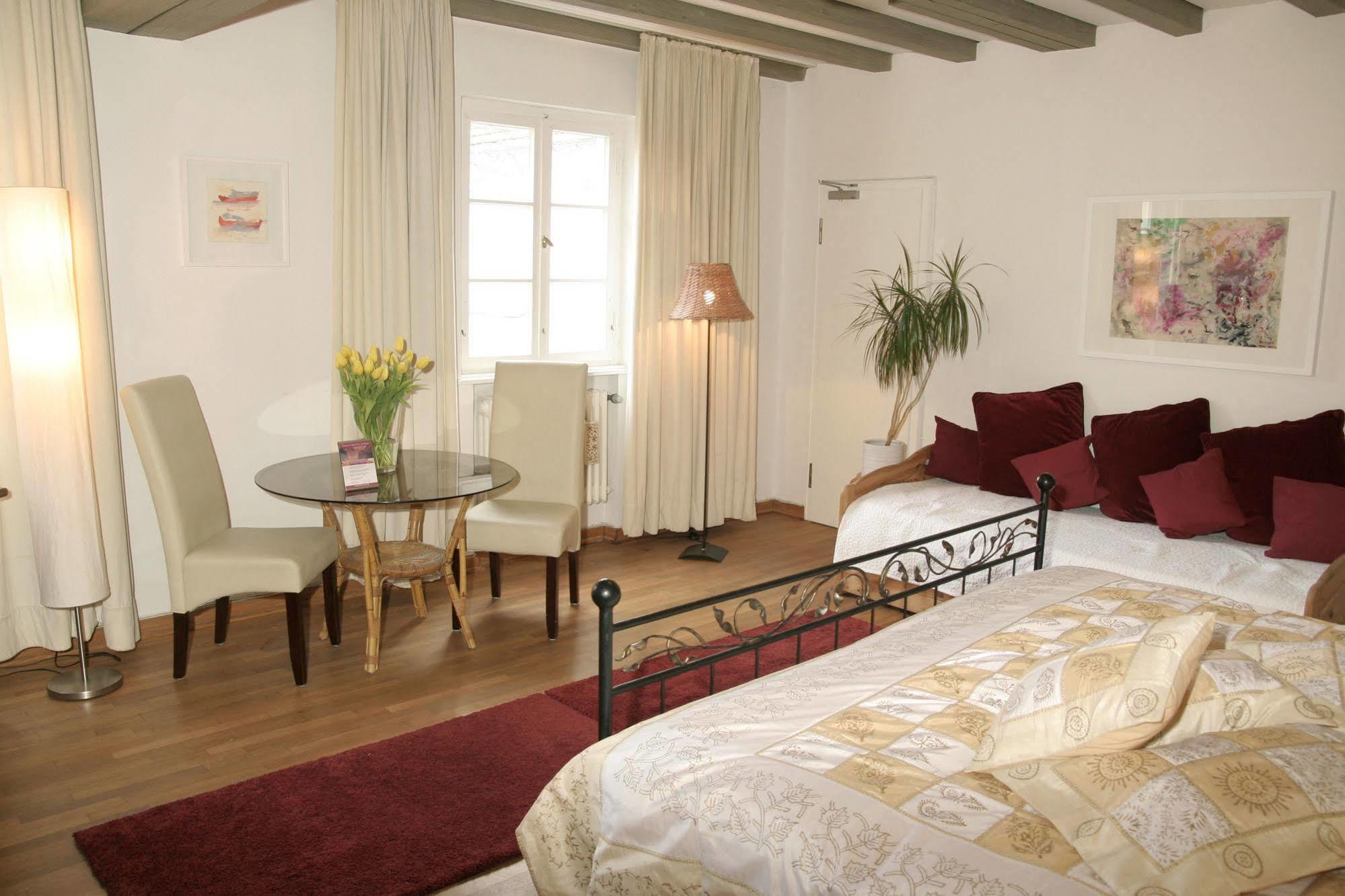 Rhein River Guesthouse - Direkt Am Rhein เลเวอร์คูเซน ภายนอก รูปภาพ