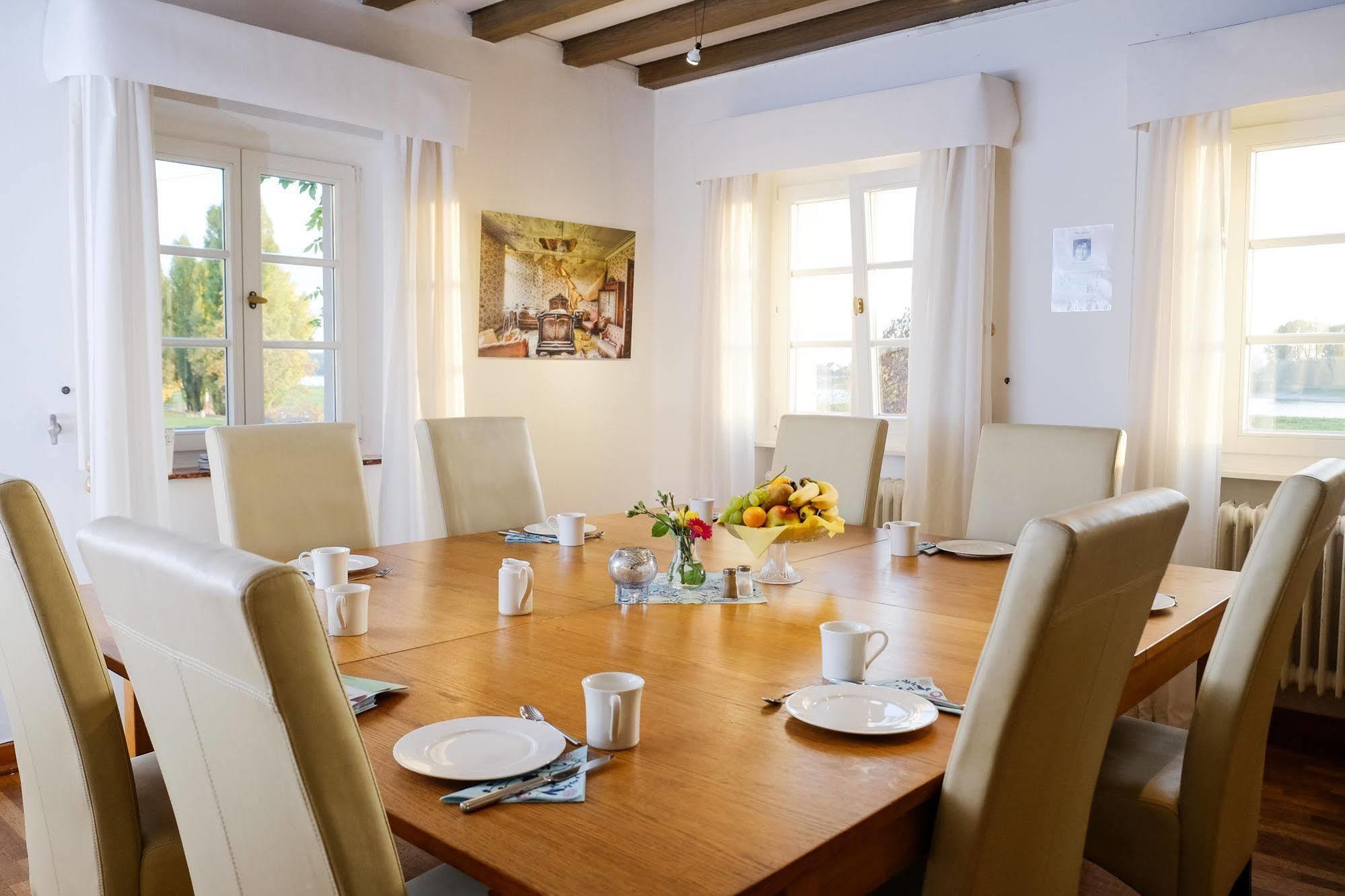 Rhein River Guesthouse - Direkt Am Rhein เลเวอร์คูเซน ภายนอก รูปภาพ